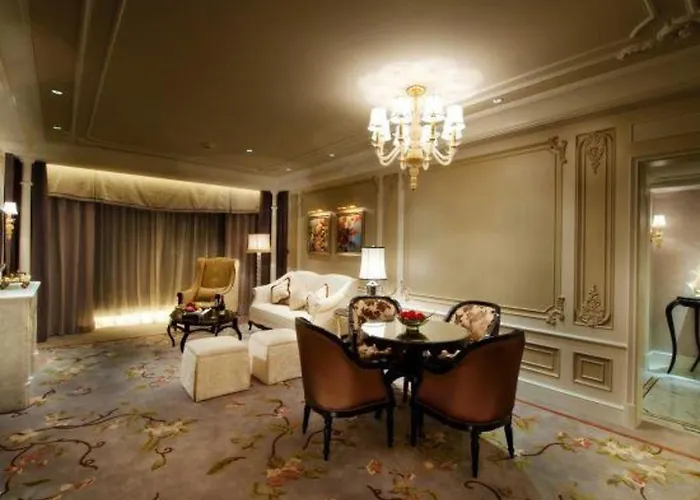 L'arc Hotel