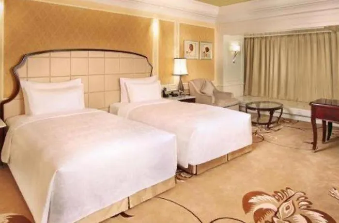 L'arc Hotel 5*